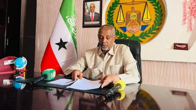 Wasiirka Arrimaha Gudaha ee Somaliland Maxamed Kaahin Axmed