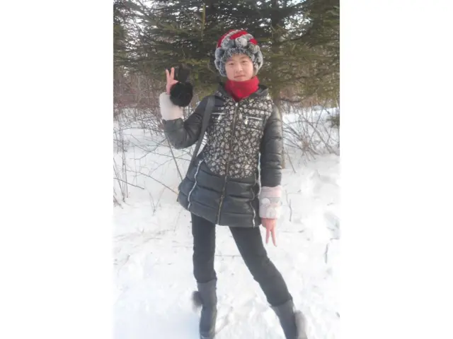 북한 양강도 혜산시에서 사진을 찍고 있는 맹효심 씨