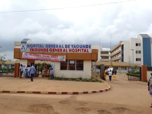 Entrée de l'Hopital Général de Yaoundé