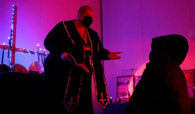 'ፀረ ጥምቀት' የሚሉትን ሥነ ሥርዓት ሲያካሂዱ 