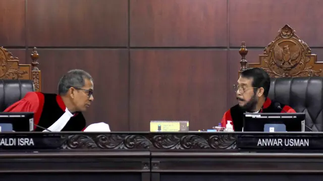 Anwar Usman diduga berbohong saat memberikan alasan absen RPH tiga perkara.