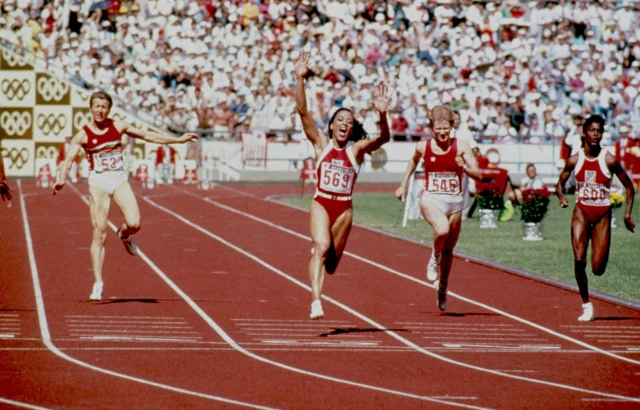 አሜሪካዊቷ ስፕሪንተር ፍሎረንስ ግሪፊት ጆይነር የዓለም የሴቶችን ሪከርድ የያዘችው በ1988 ነበር።