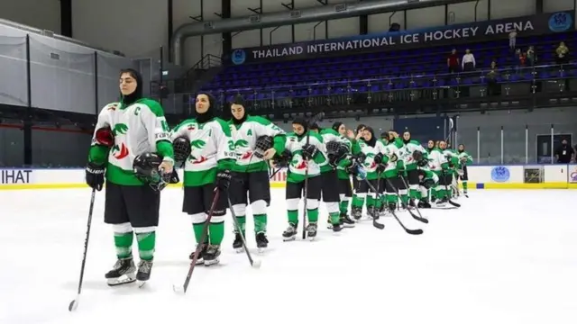 تیم ملی هاکی روی یخ زنان ایران