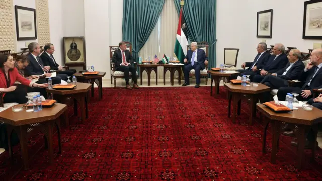 محمود عباس مع جايك سوليفان