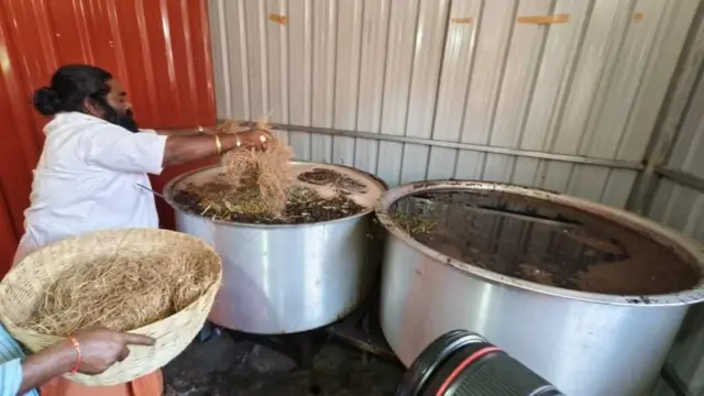 અડધા લિટર હૅયર ઑઈલની કિંમત 1500 રૂપિયા છે