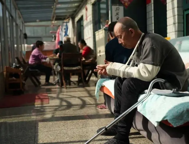 Les clients de Mme Tang - pauvres et souvent sans pension - contrastent fortement avec ceux du Sunshine Care Home