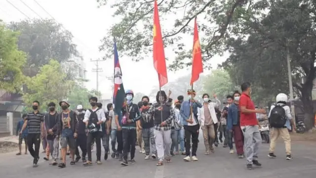 သပိတ်ဖြိုခွဲမှုကြောင့် လူ ၅ ဦးသေဆုံးပြီးနောက်တနေ့မှာ ဆက်လက်ဆန္ဒပြ