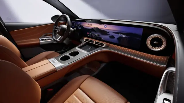 خریدارارن بنز GLC الکتریکی می‌توانند صفحه نمایش ۴۰ اینچی برای ماشین سفارش دهند