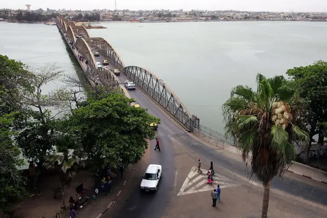 La ville de Saint-Louis n'abrite pas uniquement l'emblématique pont Faidherbe. Elle abrite également l'université Gaston Berger, 2e plus grande université du Sénégal. 