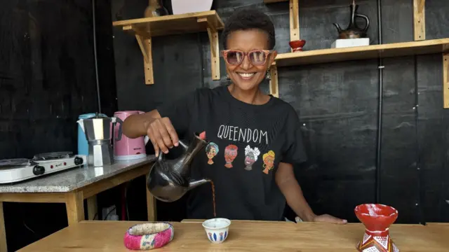 ኣብ ኢትዮጵያ ህብብቲ ጋዜጠኛ ዝነበረት መቲ ሸዋየ ይልማ