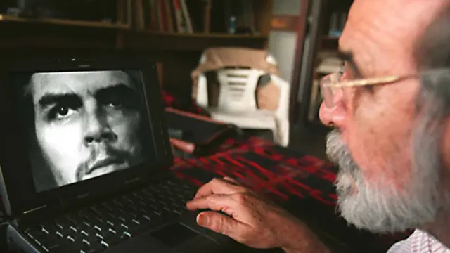 آلبرتو کوردا عکاس این عکس با ثبت این لحظه تاریخی نه شهرتی کسب کرد نه صاحب مال و منال شد