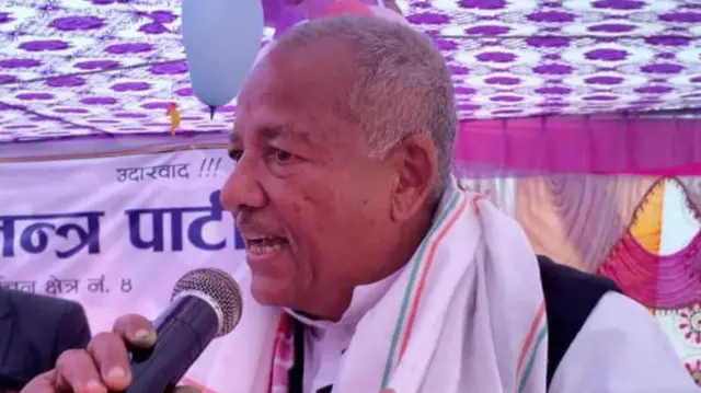 दीपक बोहरा पटक पटक मन्त्री भइसकेका छन्