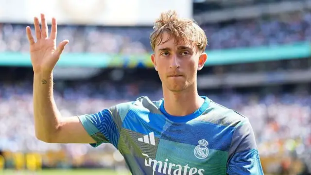 دین هوییسن در ماه مه ۲۰۲۵ با مبلغ ۵۰ میلیون پوند از بورنموث به رئال مادرید پیوست