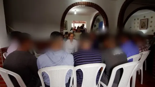 กลุ่มทหารผู้แปรพักตร์ให้สัมภาษณ์บีบีซีโดยไม่เปิดเผยชื่อจริง