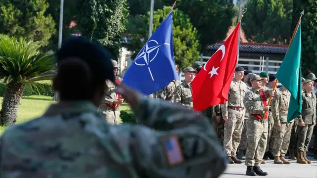 Церемония на базе НАТО в Измире