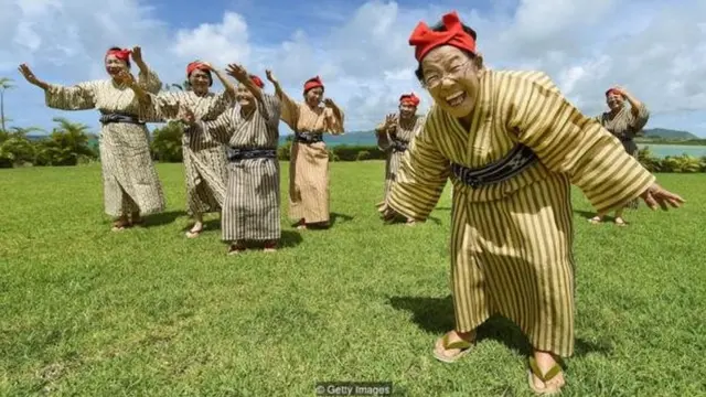 जापान के इस 'गर्ल बैंड' की सदस्यों की औसत आयु 84 साल है