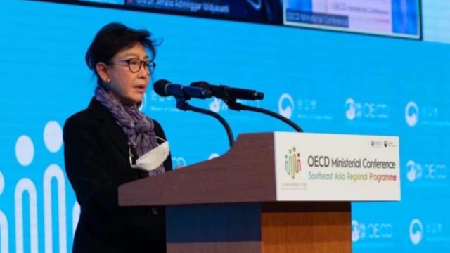 စီးပွားရေးပူးပေါင်းဆောင်ရွက်မှုနဲ့ဖွံ့ဖြိုးရေးဆိုင်ရာအဖွဲ့(OECD) ဆွေးနွေးပွဲမှာ တွေ့ရတဲ့ မစ္စ Pornpimol