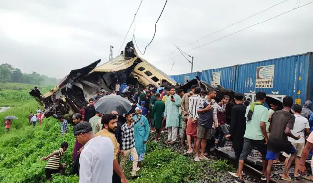 రైలు ప్రమాద దృశ్యాలు 