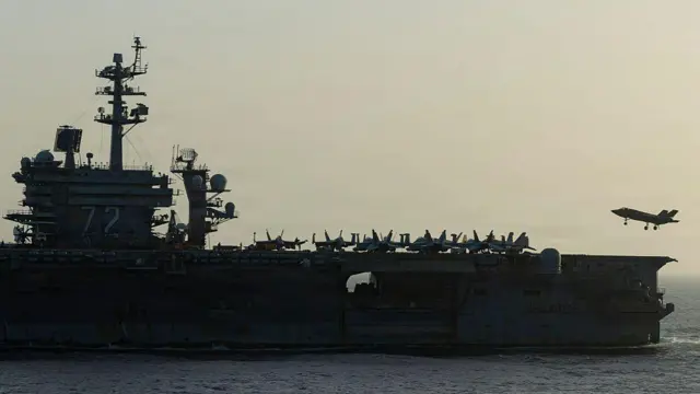 यूएसएस अब्राहम लिंकन एयरक्राफ़्ट कैरियर