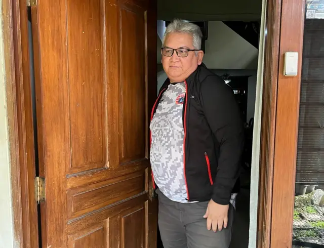 Bung Ferry adalah tokoh senior dan salah satu pendiri The Jakmania, kelompok pendukung Persija yang lahir pada 19 Desember 1997.