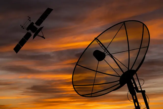 Satélite no céu