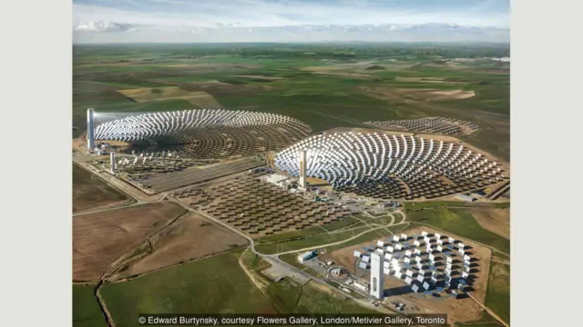 Edward Burtynsky, courtesy Flowers Gallery, London/Metivier Gallery, Toronto