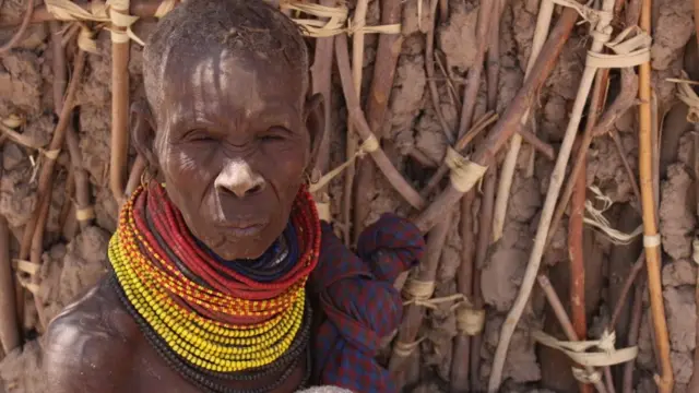 Mama Lakunyiko Emankor mwenye umri wa miaka 60 ni mkaazi wa kijiji cha Lotukumo katika eneo la Turkana ambalo linakabiliwa na njaa.