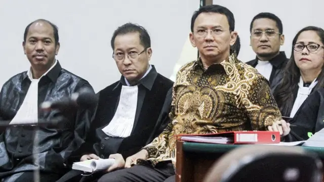 Gubernur DKI Jakarta, Basuki Tjahaya Purnama, penodaan agama