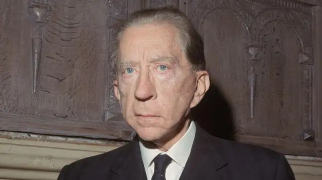 El estadounidense J. Paul Getty (1892-1976) en una de sus mansiones