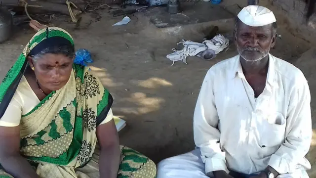 नितीन आगे यांचे आई आणि वडील