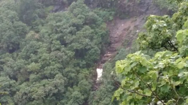 बस दुर्घटना