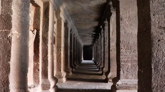 कैलास लेणं