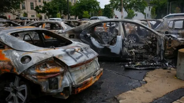 Сгоревшие машины