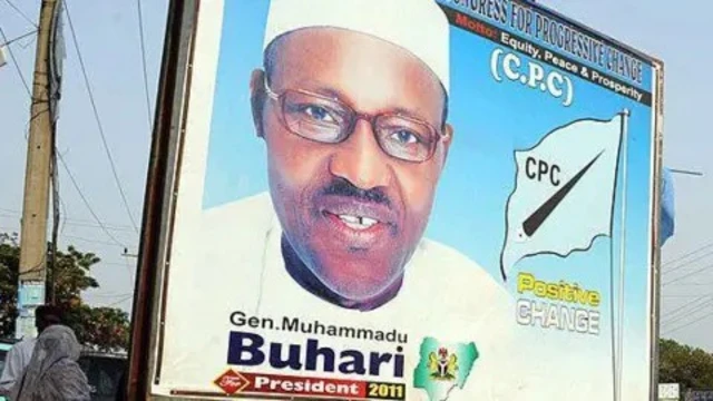 Icapa carekana ifoto ya Buhari mw'isekeza ryo kwitoza mu matora y'umukuru w'igihugu.