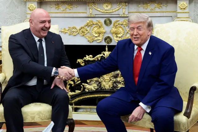 الرئيس الأمريكي دونالد ترامب خلال اجتماع مع نظيره اللبناني جوزاف عون.