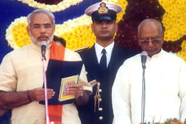 નરેન્દ્ર મોદી, ગુજરાત, અટલ બિહારી વાજપેયી, ગુજરાતનું રાજકારણ, રાજકારણ, બીબીસી ગુજરાતી