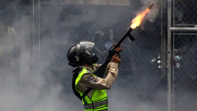 Policía dispara en Caracas