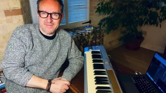 Дэвид ўз кечинмаларини диний эмас, руҳий тажриба деб билади.