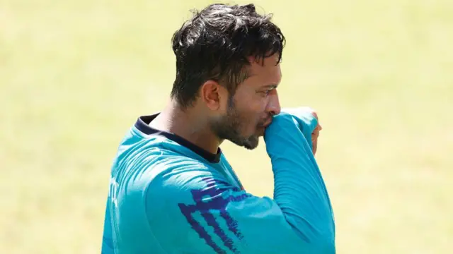 শুক্রবার নেট প্র্যাকটিসে ব্যাটিং করে ওঠার পর সাকিব আল হাসান