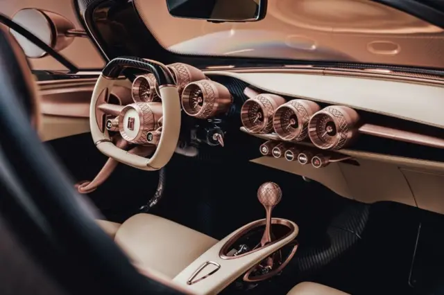 اتاق دی‌توماسو P72 هیچ نمایشگری ندارد