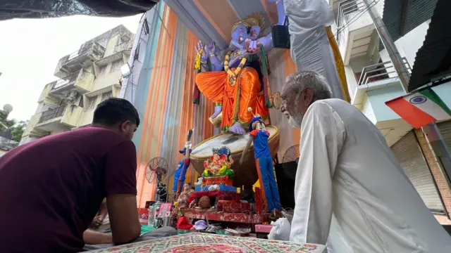 જે ગણેશ પંડાલમાં પથ્થરમારાની ઘટના બની હતી ત્યાં હાલ શાંતિ છે