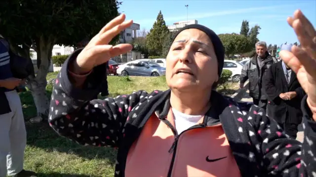 دا ښځه وايي چې د علوي ټولنه د نړیوالو ځواکونو ملاتړ ته اړتیا لري.