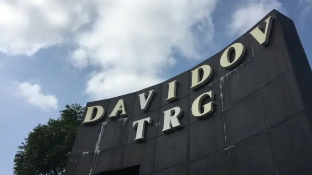 Натпис „Давидов трг" на централном тргу у Бањалуци