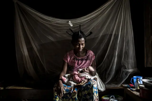 Sara oo dhabta ku haysa canugeeda