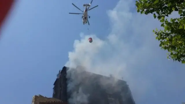 Binəqədidə yanan bina