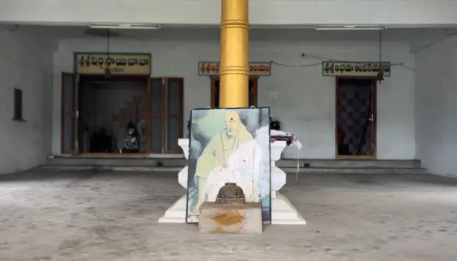 వడ్లూరులోని సాయిబాబా ఆలయం