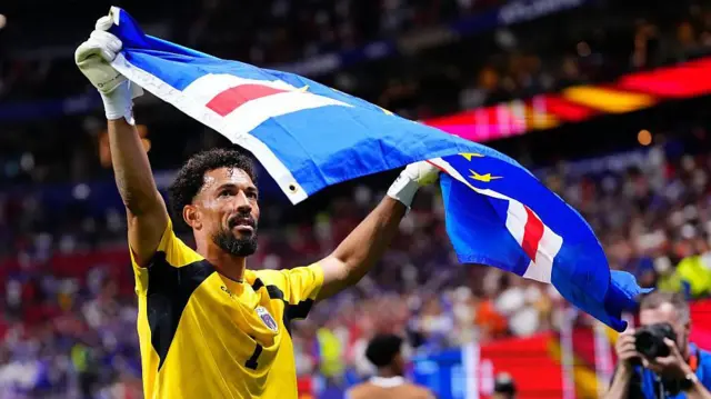 Vozinha đã bật khóc sau khi kết thúc trận hòa gây sốc của Cape Verde trước Tây Ban Nha