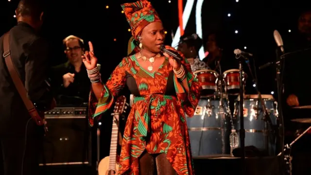 Gbajugbaja akọrin Angelique kidjo