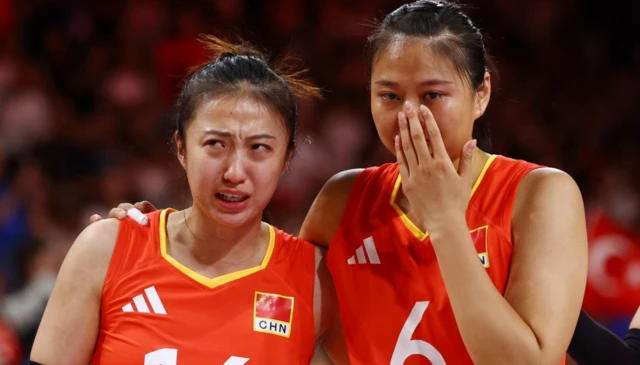 Çin takımı oyuncuları da gözyaşlarını tutamadı