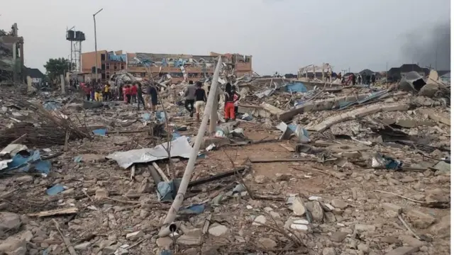 Ọpọlọpọ ile lo wo kanlẹ patapata lẹyin iṣẹlẹ ibugbamu naa